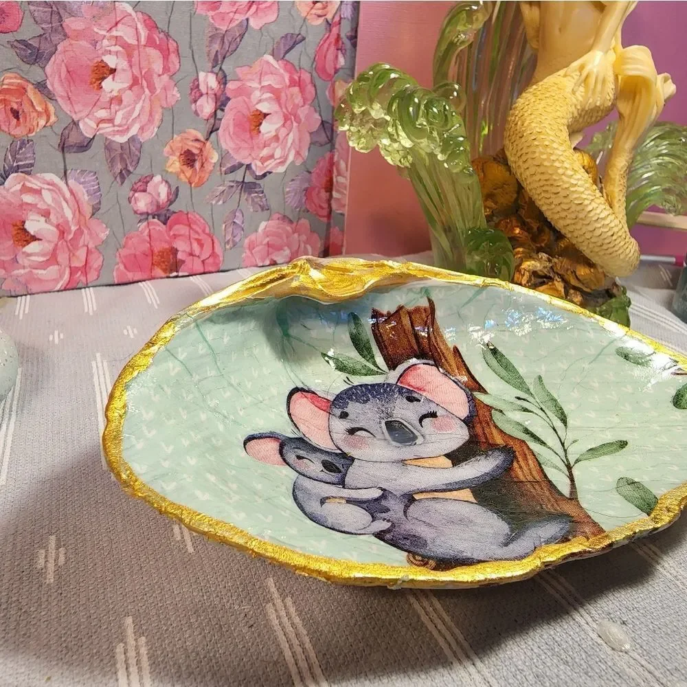 DECOUPAGE CLAM SHELL DECOUPAGE TRINKET DISH WITH KOALA BEAR AND BABY